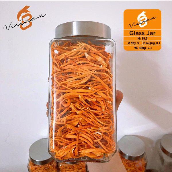 Hũ Vuông 1000ml Nắp Inox mang lại thiết kế vuông vắn, dễ dàng xếp chồng lên nhau, tiết kiệm không gian lưu trữ trong tủ bếp hoặc kệ.