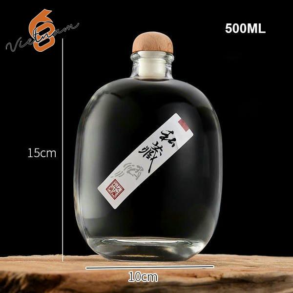Chai rượu bầu tròn trong mờ
